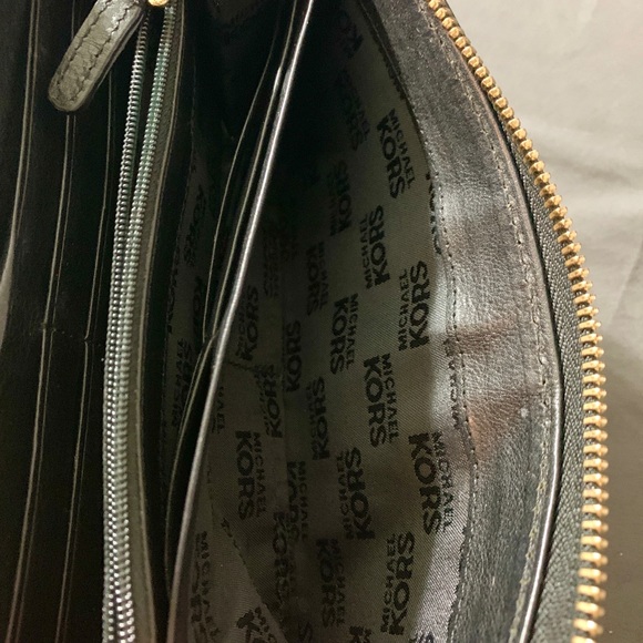 Michael Kors wallet - Picture 10 of 10